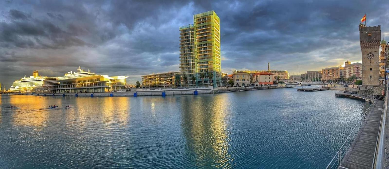 Apartamento La Perla Di Ro Savona Exterior foto