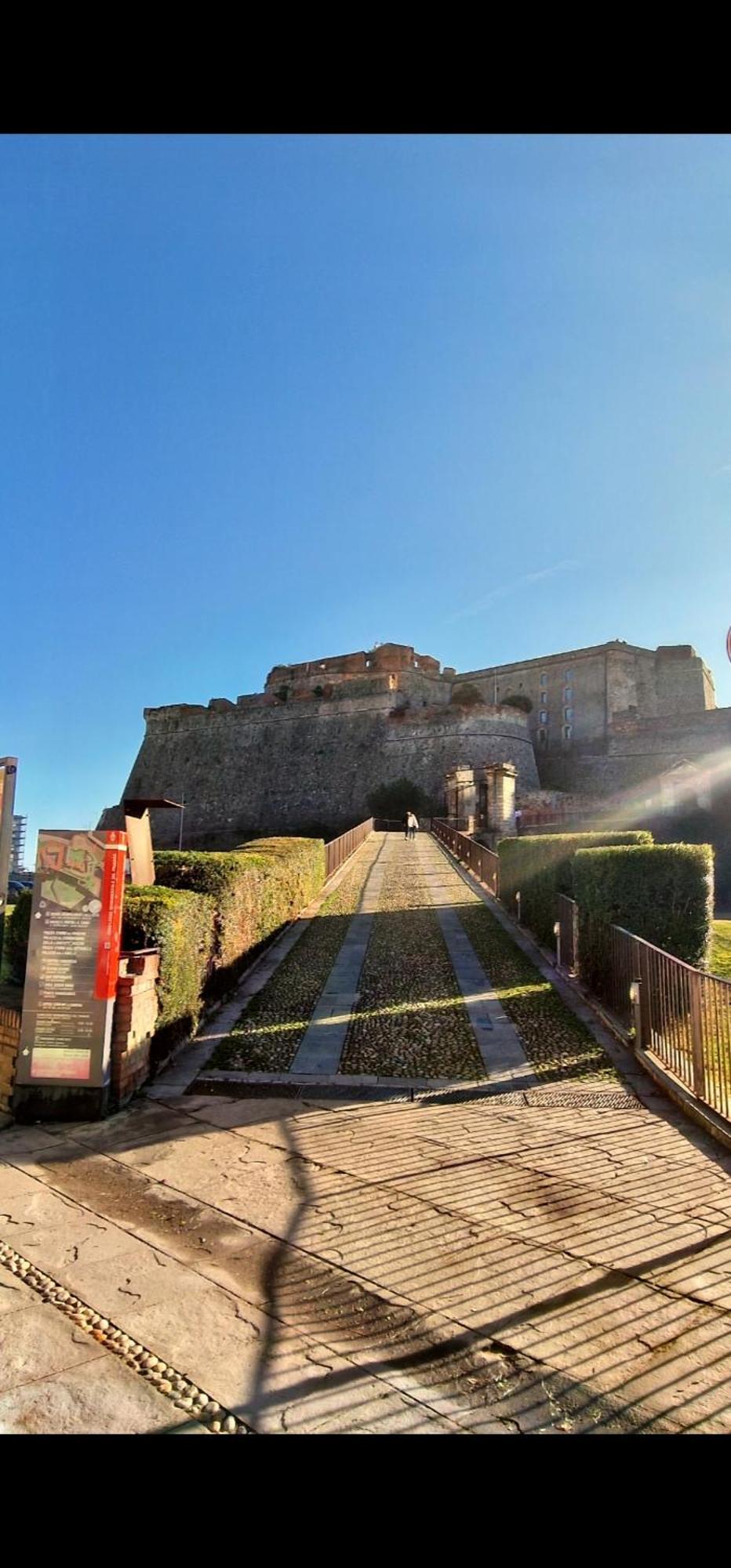 Apartamento La Perla Di Ro Savona Exterior foto