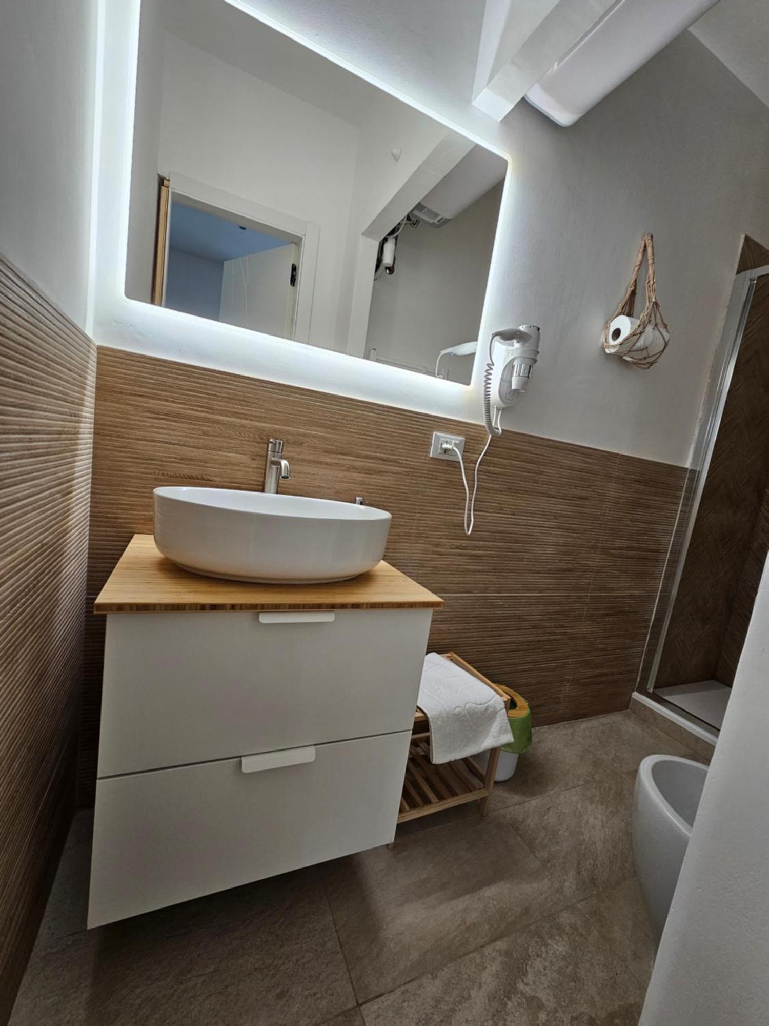 Apartamento La Perla Di Ro Savona Exterior foto