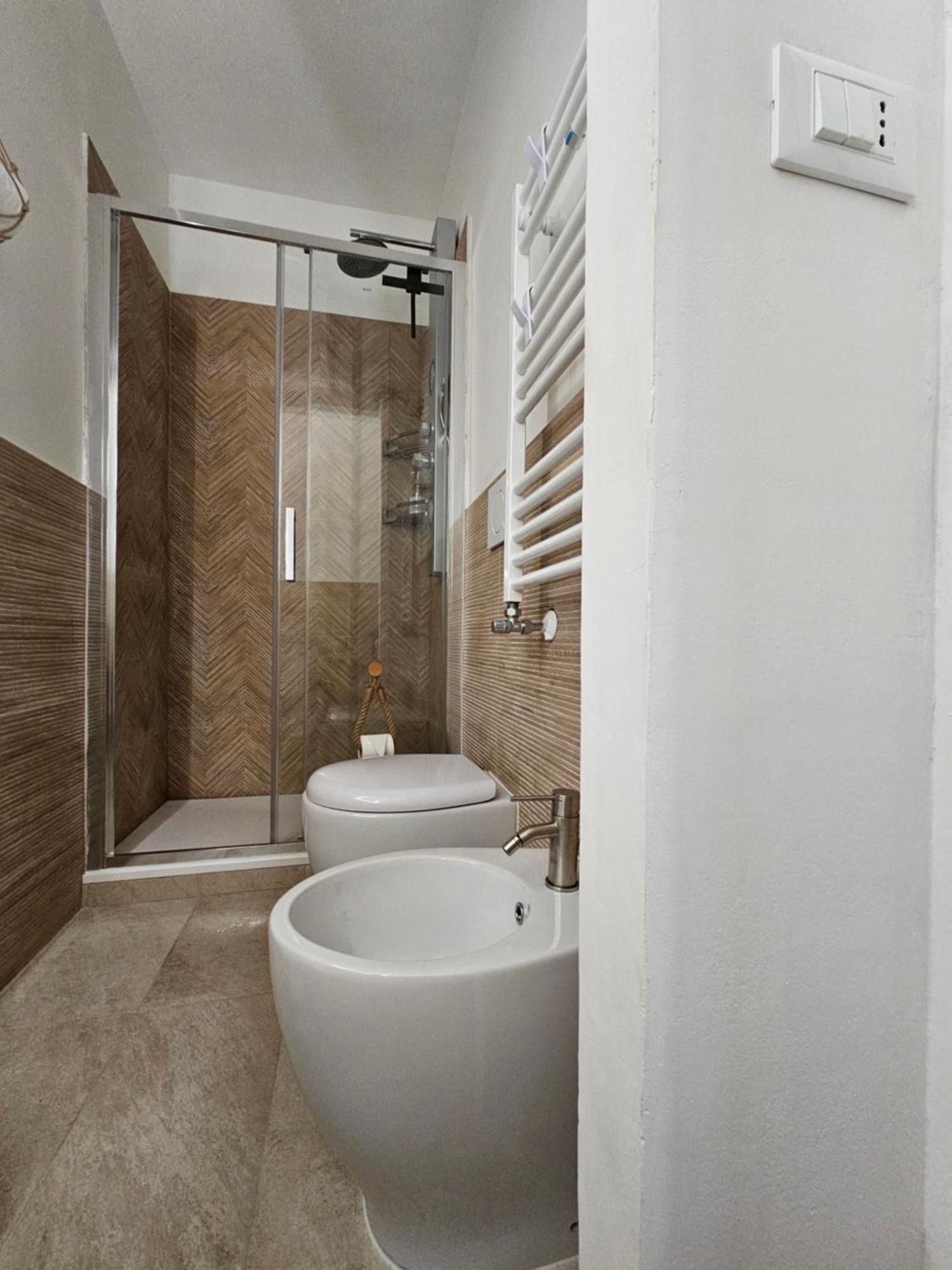Apartamento La Perla Di Ro Savona Exterior foto